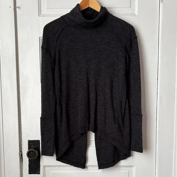 WE THE FREE BY FREE PEOPLE SPLIT BACK LONG SLEEVE TURTLENECK TUNIC TOP - Picture 2 of 8